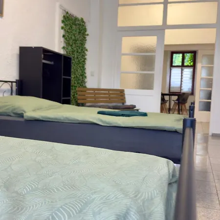 Central Apartments Hof הוף