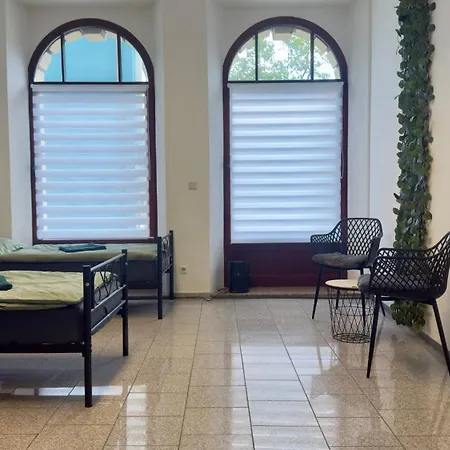 Central Apartments Hof הוף