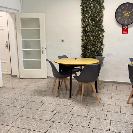 아파트 Central Apartments Hof *